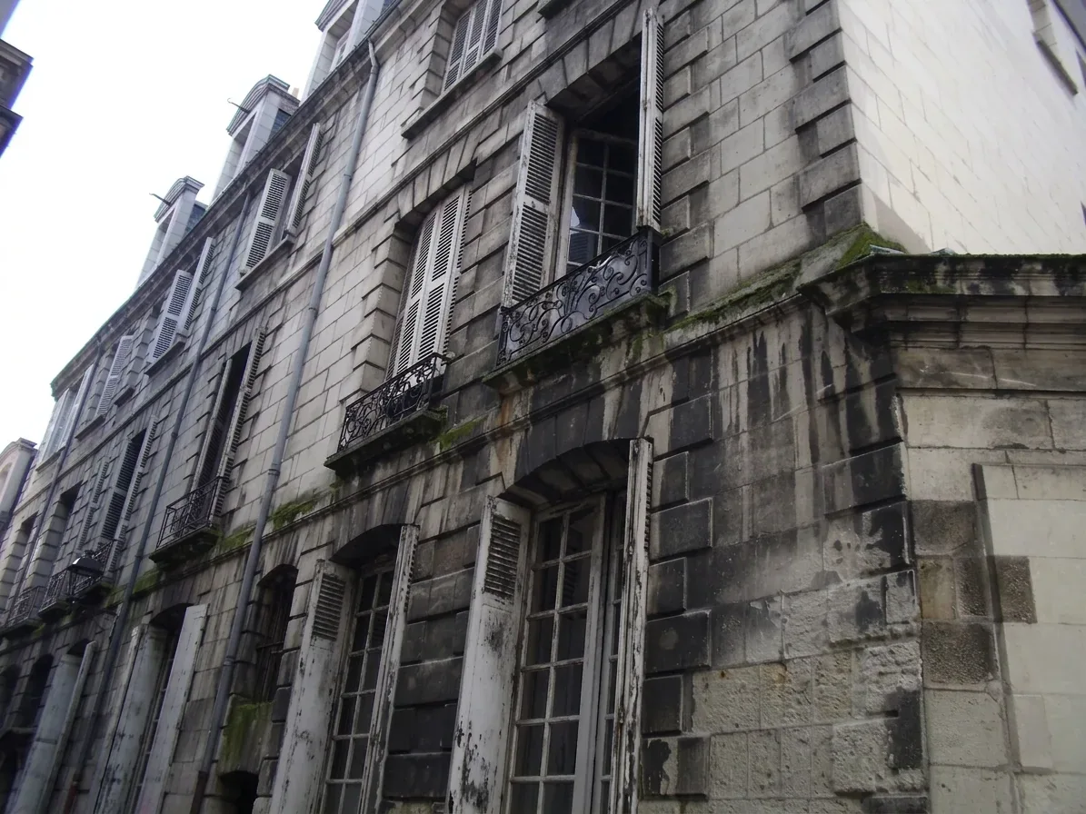 Ravalement de façade en pierre à Somme